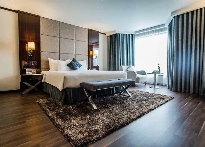 Luxury Hotel Ha Long