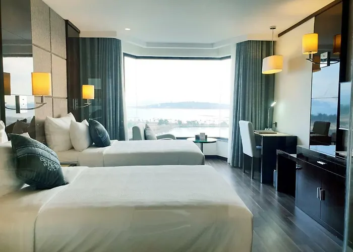 Luxury Hotel Ha Long